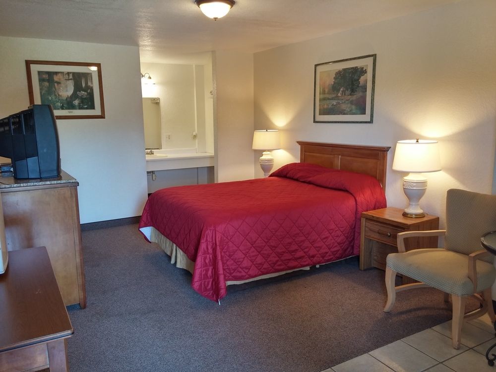 Country Regency Inn & Suites Manvel Экстерьер фото